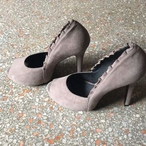 Gianni Bini suede heels